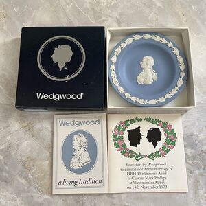 Wedgwood Jasper Princess Anne’s Wedding Round Sweet Dish 4.5” w/Box & Booklet